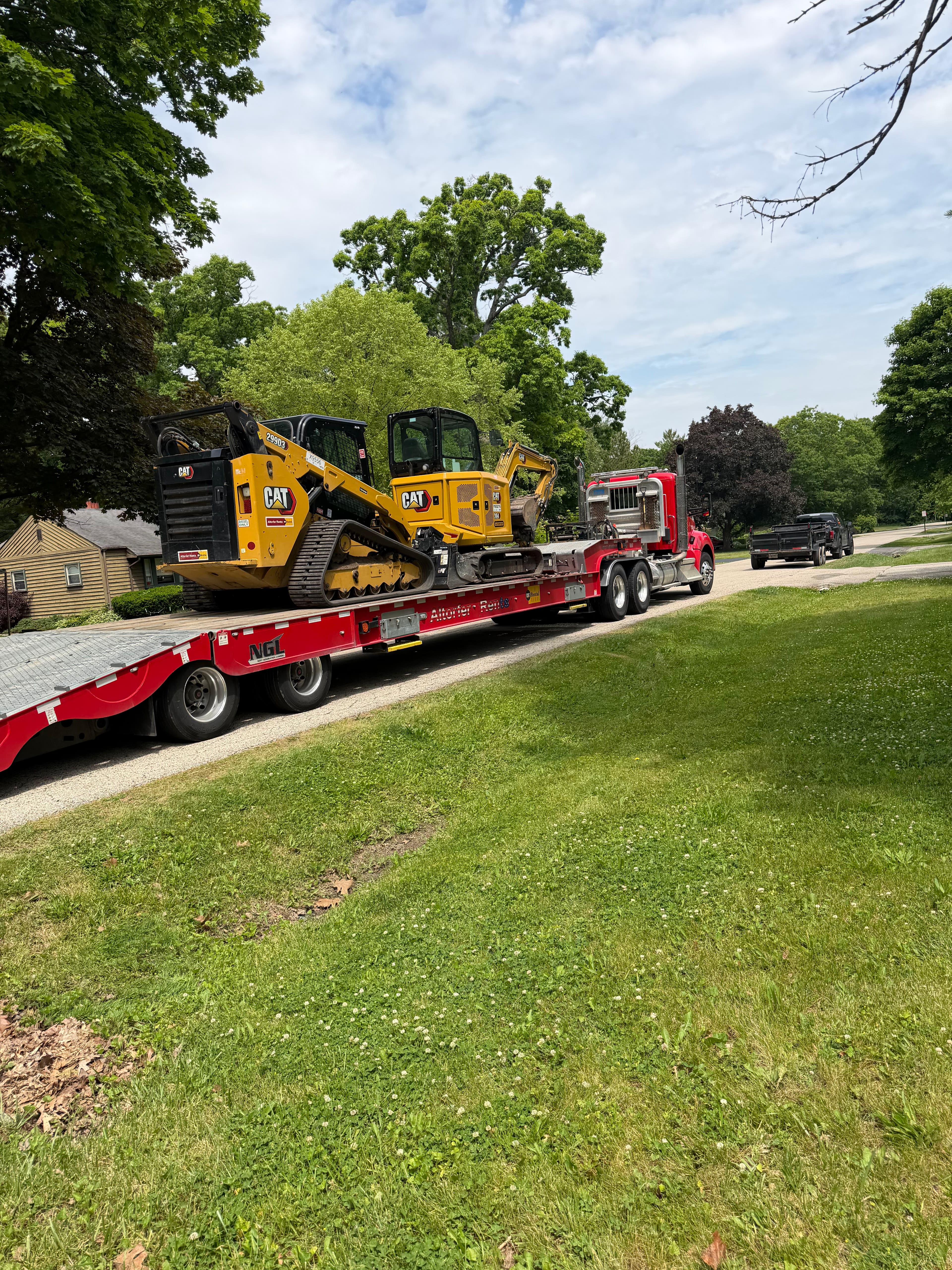 Project Demolition Underway in Woodstock - Right Equipment, Right Start image